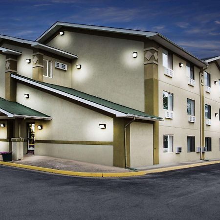Super 8 By Wyndham Salem Va Μοτέλ Εξωτερικό φωτογραφία
